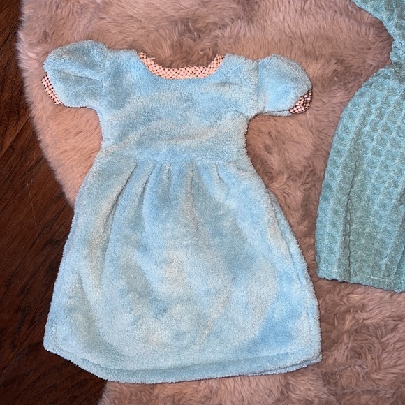 Set of 3 hand towels and dish towels in shade of blue 2 doll dress & 1 gold trim - Picture 7 of 11